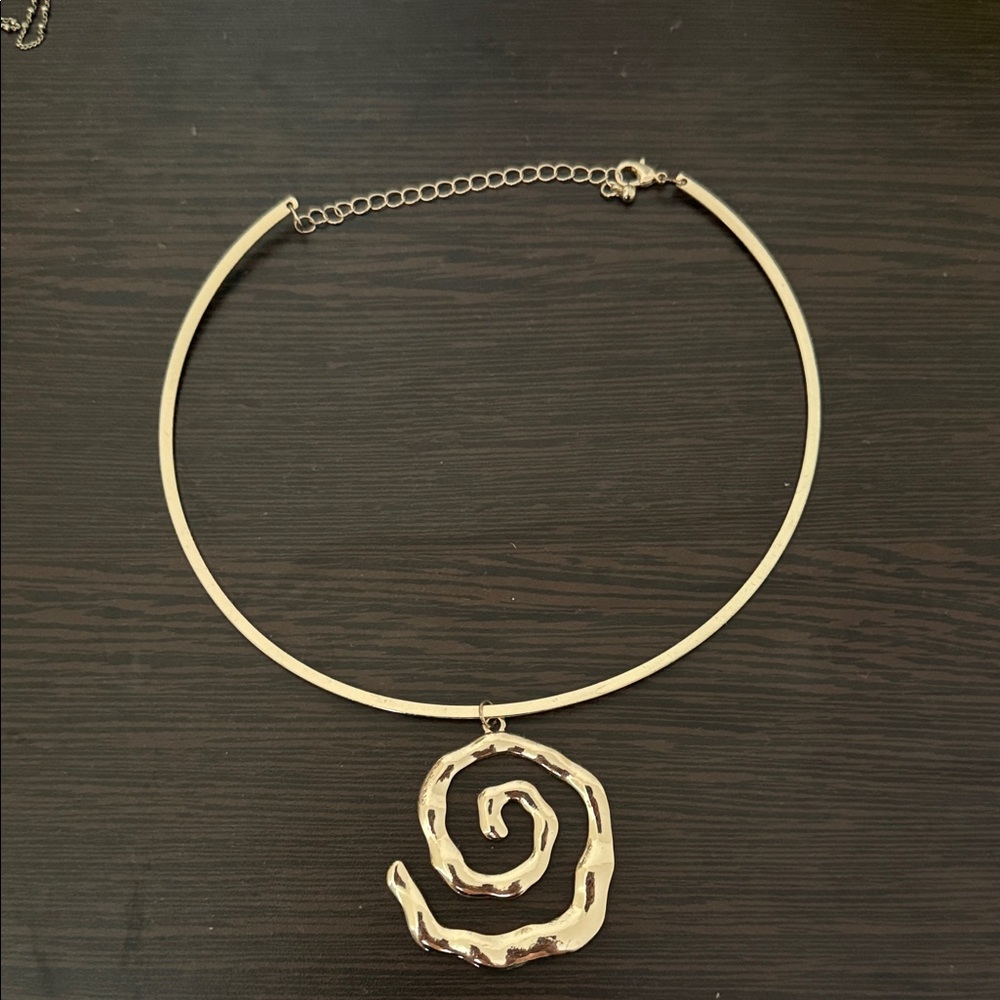Elegant Gold Spiral Pendant Necklace